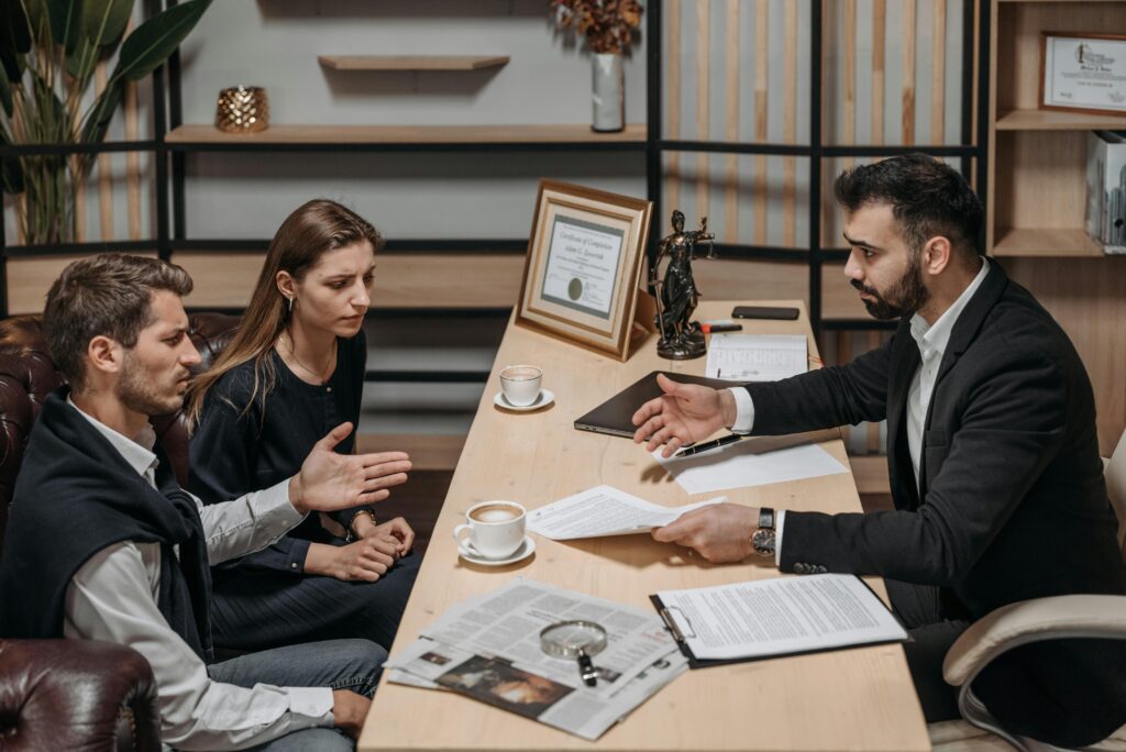 Reunión de trabajo entre profesionales